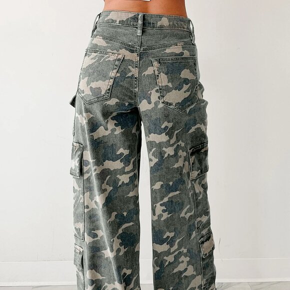 B345 Green Camo Cargo Wide Leg Pants - Picture 2 of 8